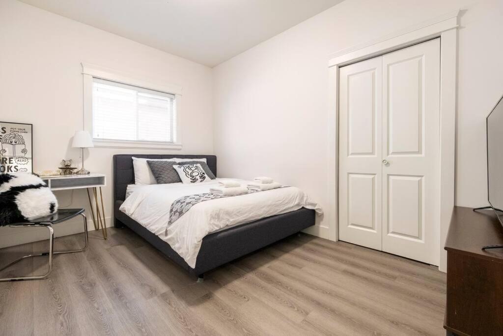Si & Daniel Home Near Yvr Airport & Skytrain Separate Entry Free Parking 列治文 外观 照片